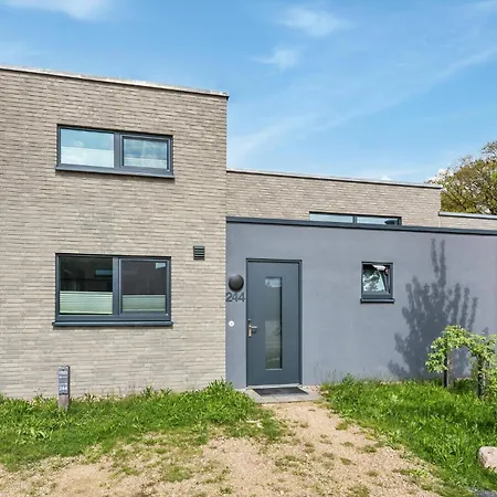Holiday home 2 Bedroom Beautiful In Lembruch-duemmer Lembruch